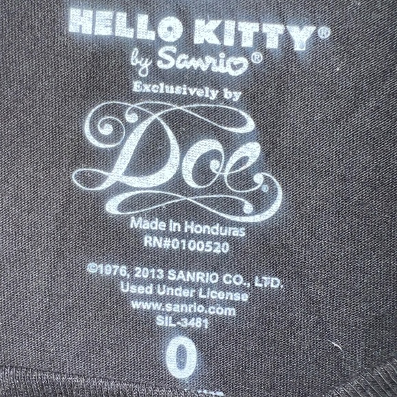 NWT Torrid Hello Kitty Black Top Size 0 - Picture 4 of 4